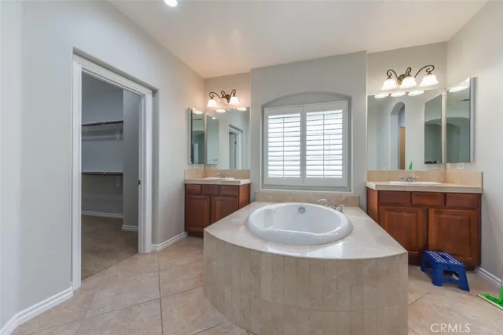 34 Midsummer, Irvine, California 92620