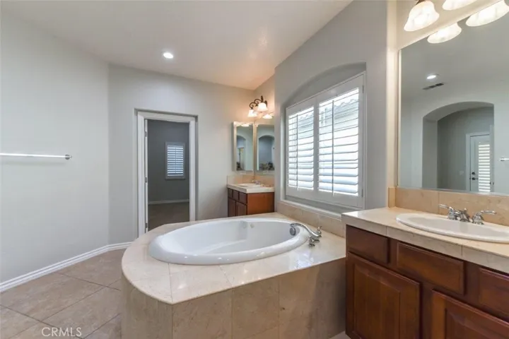 34 Midsummer, Irvine, California 92620