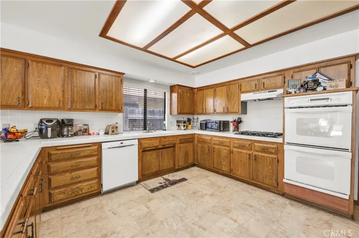 42023 Acacia Avenue, Hemet, California 92544