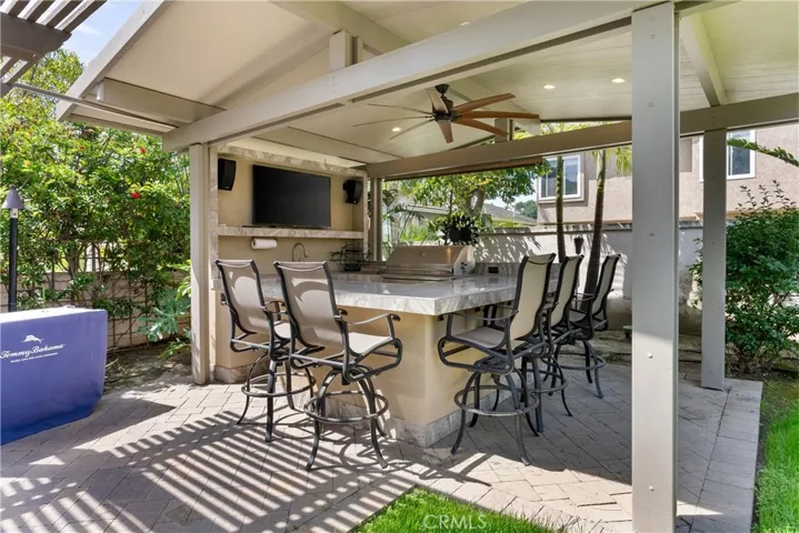 Amazing outdoor kitchen and grill