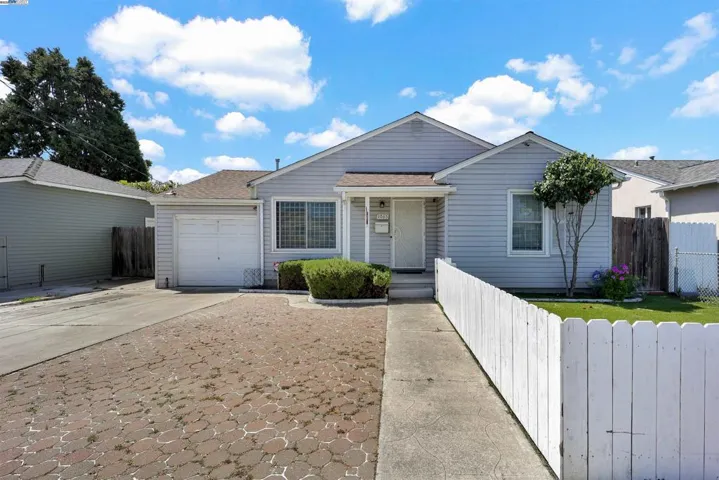 1065 Douglas Dr, San Leandro, California 94577