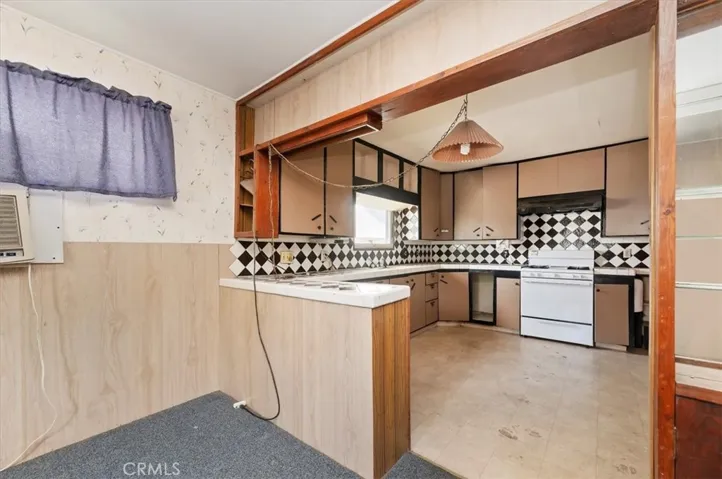 2123 La Verne Avenue, Highland, California 92346