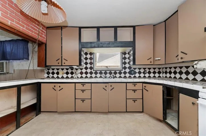 2123 La Verne Avenue, Highland, California 92346