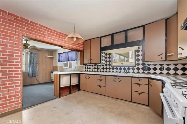 2123 La Verne Avenue, Highland, California 92346