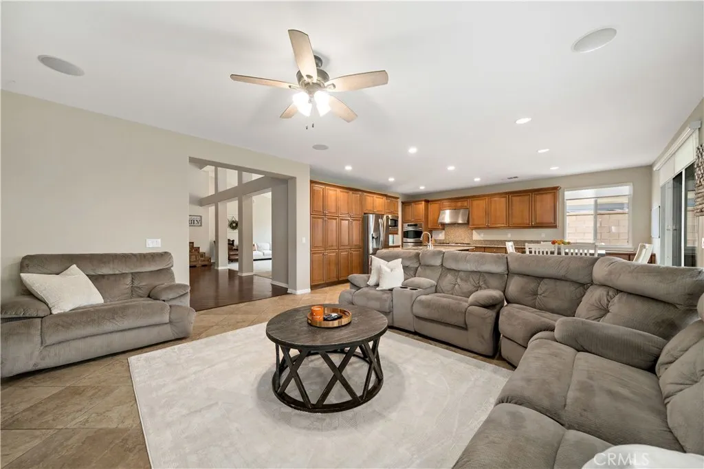30873 Bald Eagle Street, Murrieta, California 92563 home-pic-14