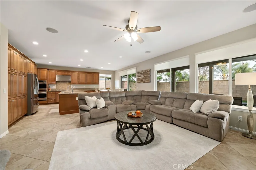 30873 Bald Eagle Street, Murrieta, California 92563 home-pic-15