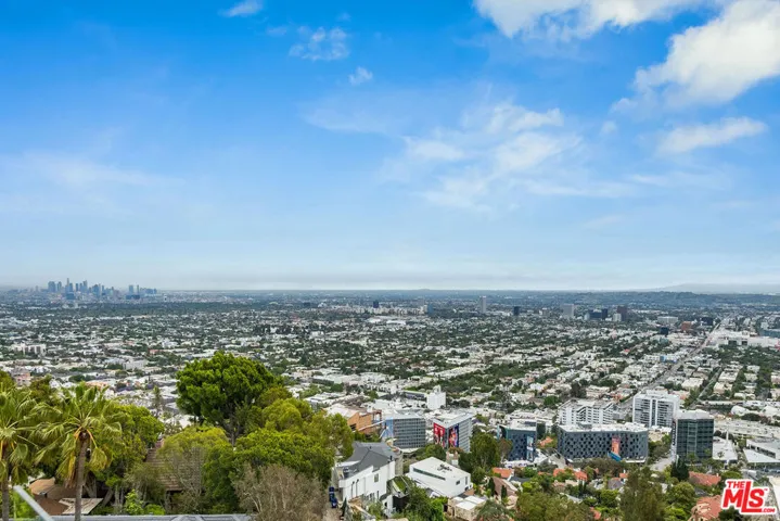 8690 Franklin Avenue, West Hollywood, California 90069