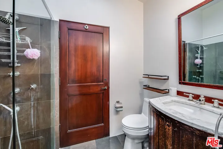8690 Franklin Avenue, West Hollywood, California 90069