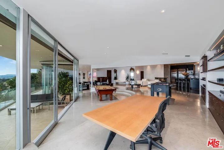 8690 Franklin Avenue, West Hollywood, California 90069
