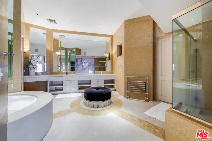 8690 Franklin Avenue, West Hollywood, California 90069
