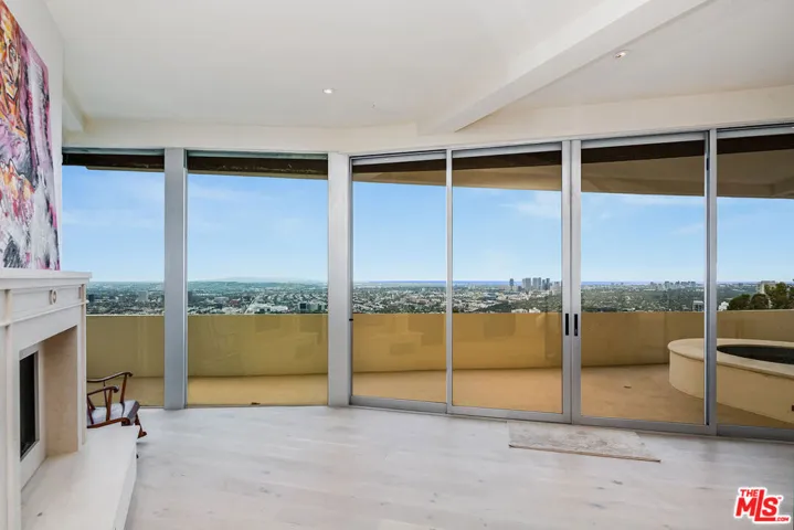 8690 Franklin Avenue, West Hollywood, California 90069
