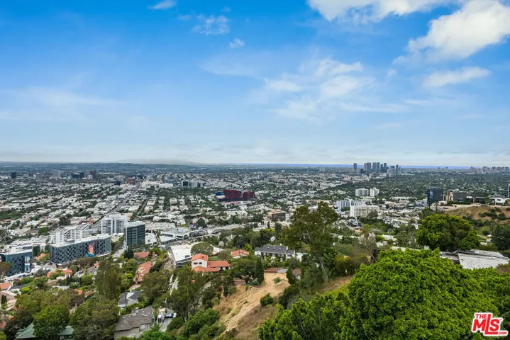 8690 Franklin Avenue, West Hollywood, California 90069