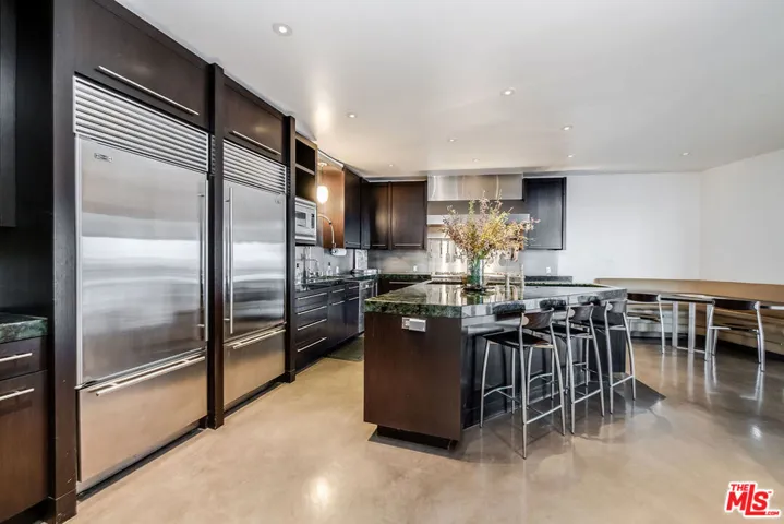 8690 Franklin Avenue, West Hollywood, California 90069