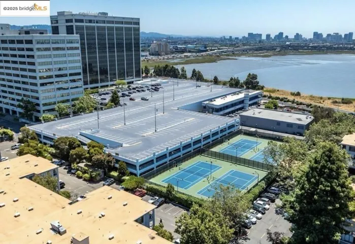 8 Captain Dr E261, Emeryville, California 94608