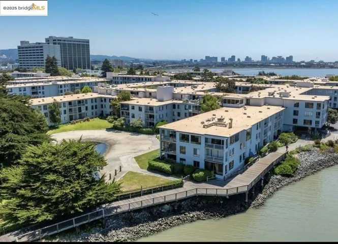 8 Captain Dr E261, Emeryville, California 94608