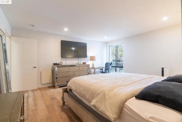 8 Captain Dr E261, Emeryville, California 94608