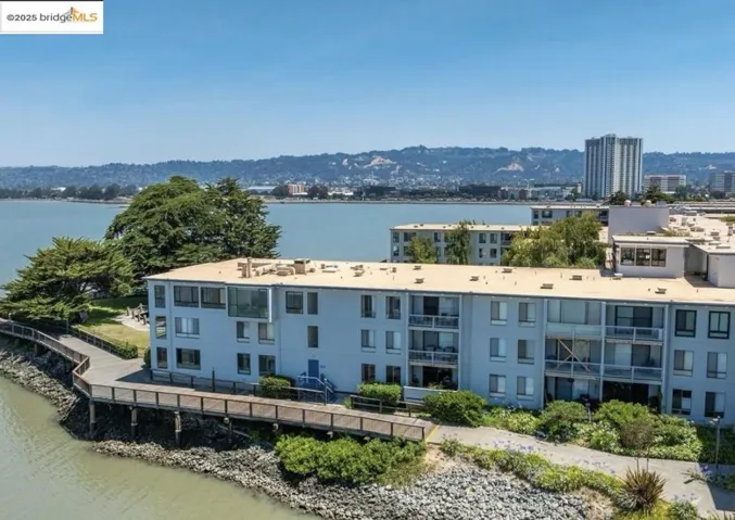 8 Captain Dr E261, Emeryville, California 94608