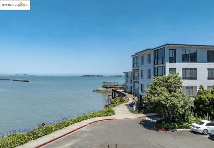 8 Captain Dr E261, Emeryville, California 94608