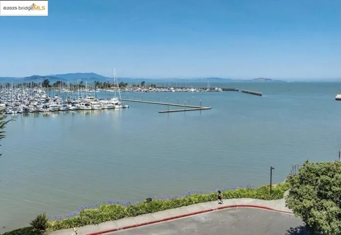 8 Captain Dr E261, Emeryville, California 94608