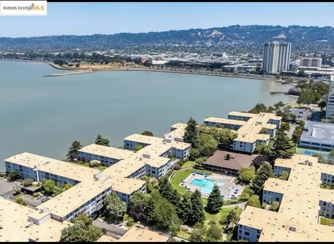 8 Captain Dr E261, Emeryville, California 94608
