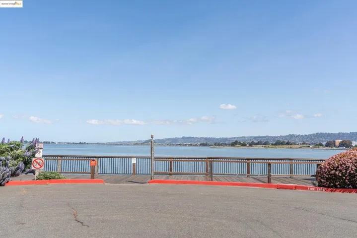 8 Captain Dr E261, Emeryville, California 94608