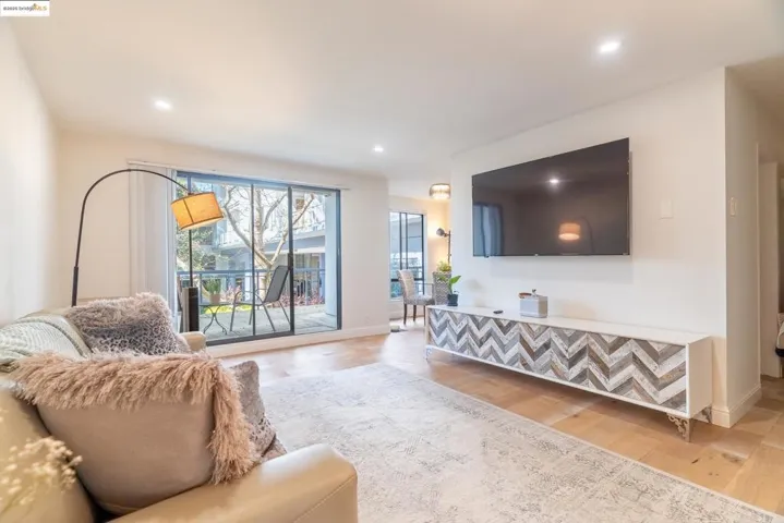 8 Captain Dr E261, Emeryville, California 94608