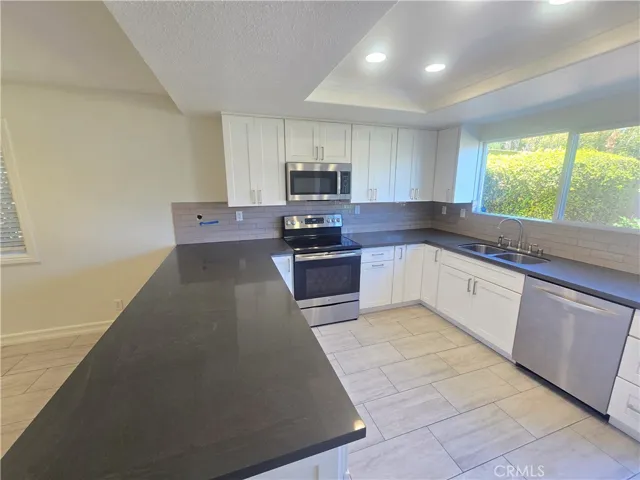 Kitchen with quartz counter tops