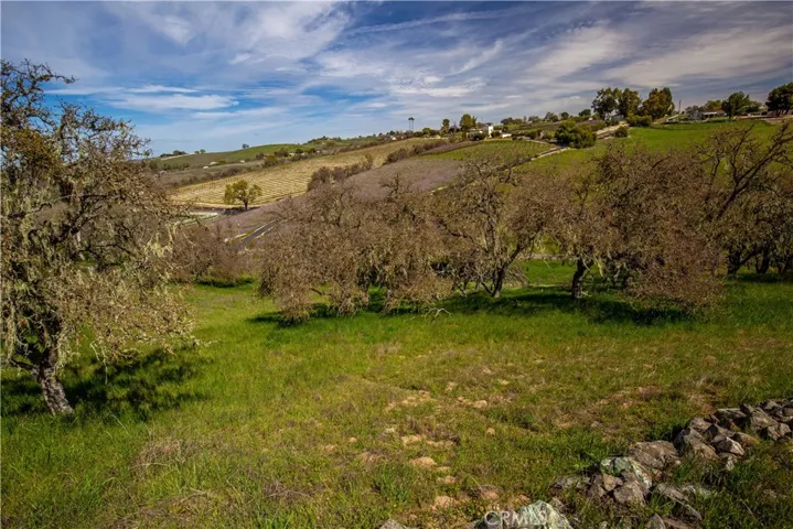 930 Windwood Road, Paso Robles, California 93446