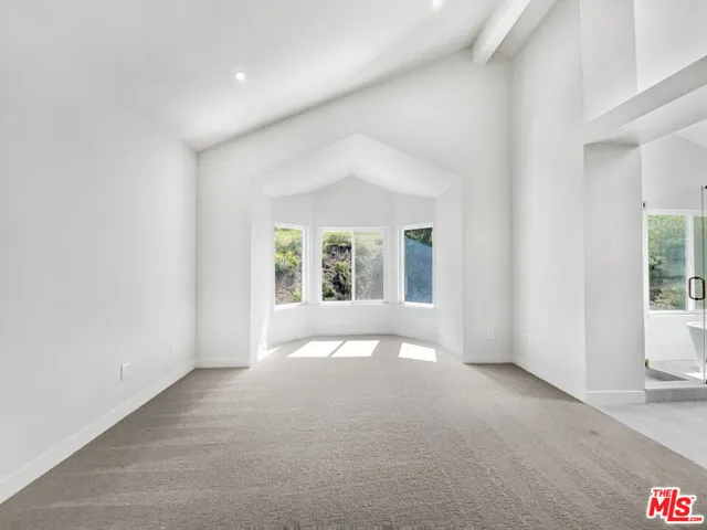 698 Lynnmere Drive, Thousand Oaks, California 91360