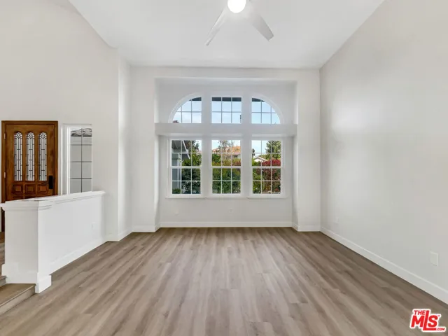 698 Lynnmere Drive, Thousand Oaks, California 91360
