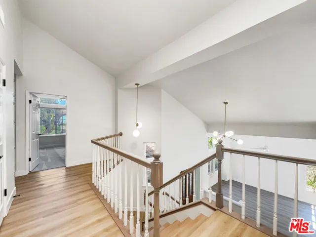 698 Lynnmere Drive, Thousand Oaks, California 91360