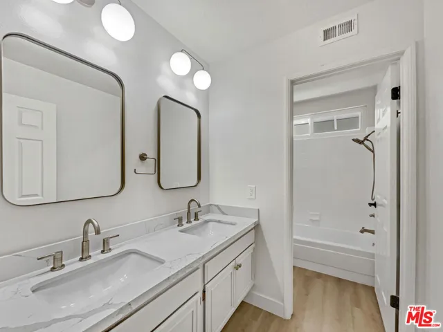 698 Lynnmere Drive, Thousand Oaks, California 91360