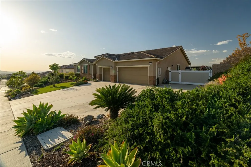 18182 Bissel Drive, Riverside, California 92508 home-pic-2