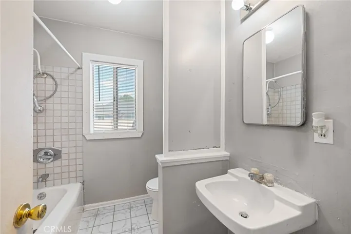 20221 Bassett Street, Winnetka, California 91306