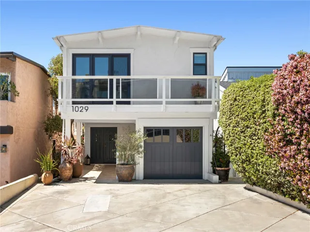 Perfectly situated just moments from Moulton Meadows Park, scenic hiking trails, tennis courts, and only minutes from Laguna Beach’s renowned dining, shopping, and coastline, this home delivers the best of California living.