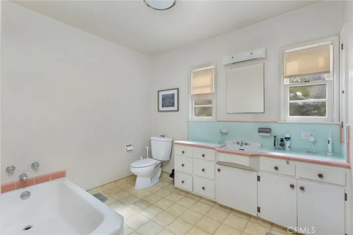 3515 E 1st Street, Long Beach, California 90803
