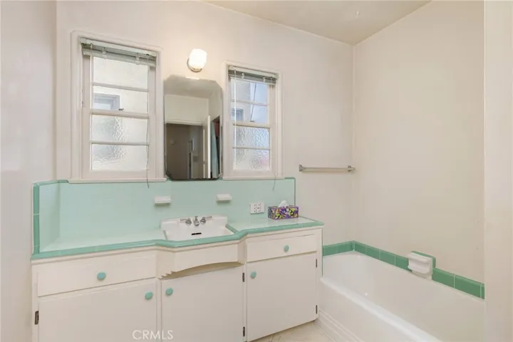 3515 E 1st Street, Long Beach, California 90803