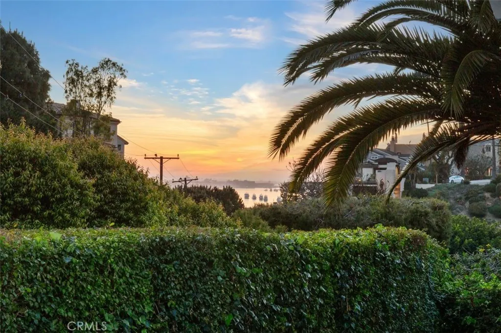 2516 Bayside Drive, Corona Del Mar, California 92625 home-pic-8