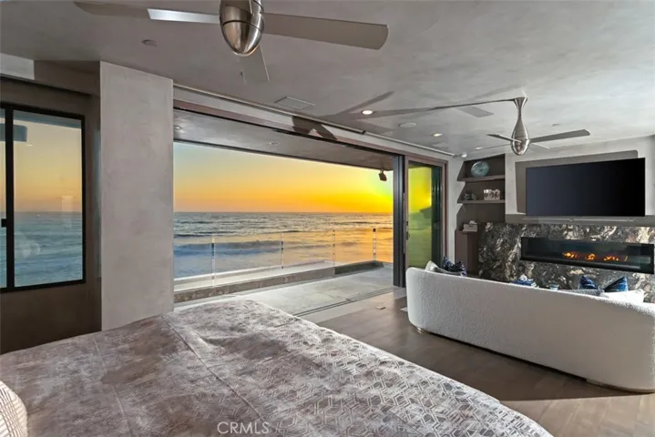 The primary with lay down sunset views doesn't disappoint.