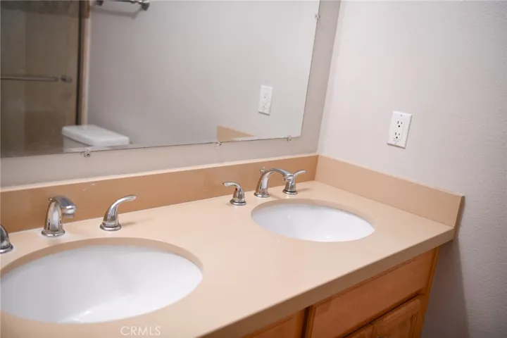 Front unit master vanity