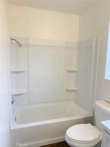 Rear unit bathroom shower