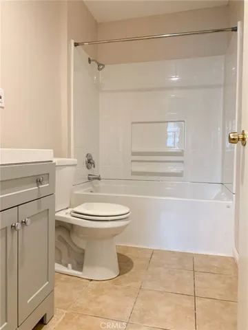Rear unit master bath