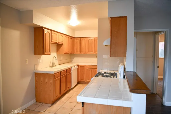 Rear unit kitchen