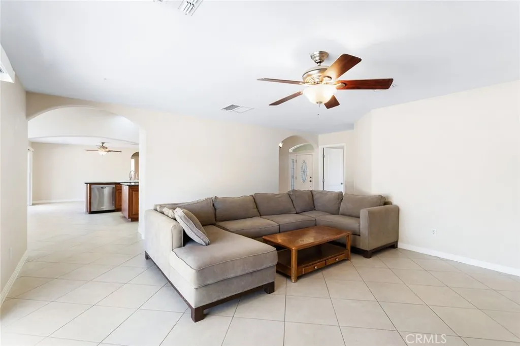 56540 Chipmunk, Yucca Valley, California 92284 home-pic-14