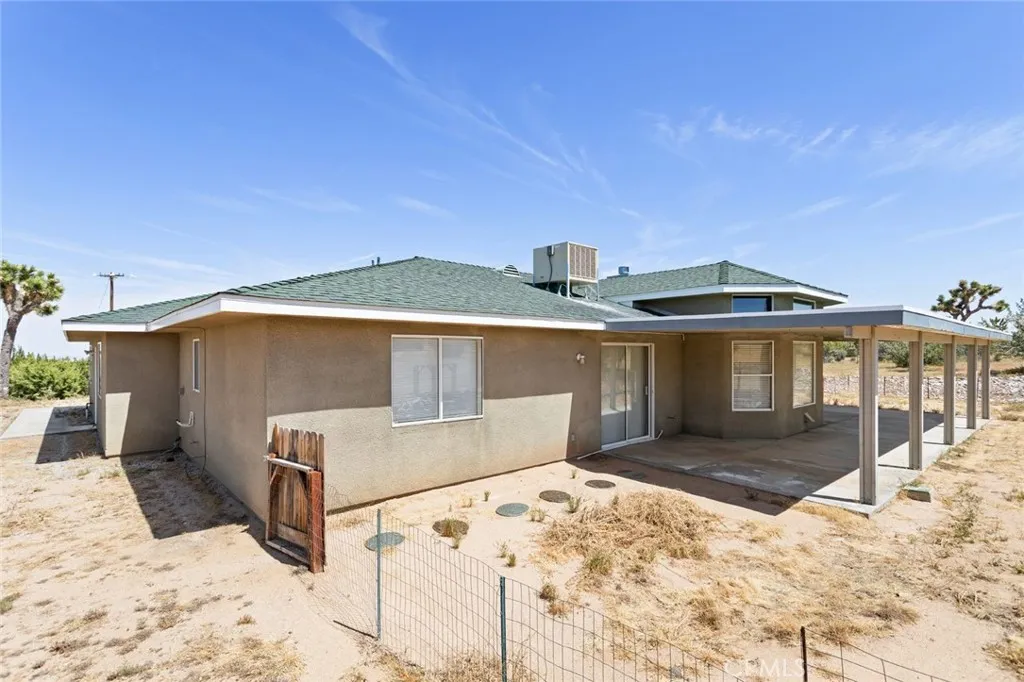 56540 Chipmunk, Yucca Valley, California 92284 home-pic-6