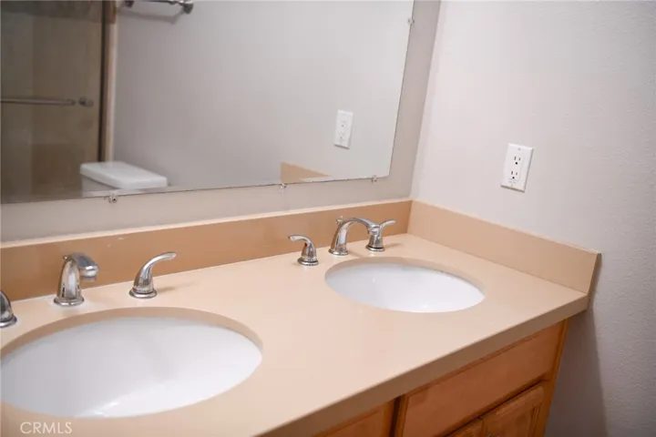 Front unit master vanity