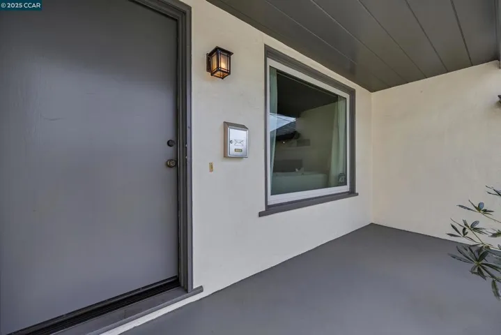 6212 Santa Cruz Ave, Richmond, California 94804