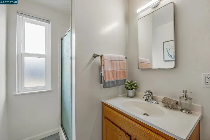 6212 Santa Cruz Ave, Richmond, California 94804
