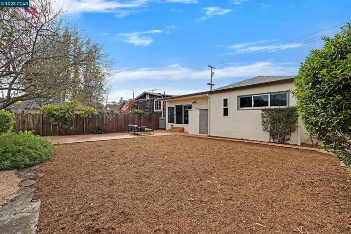 6212 Santa Cruz Ave, Richmond, California 94804