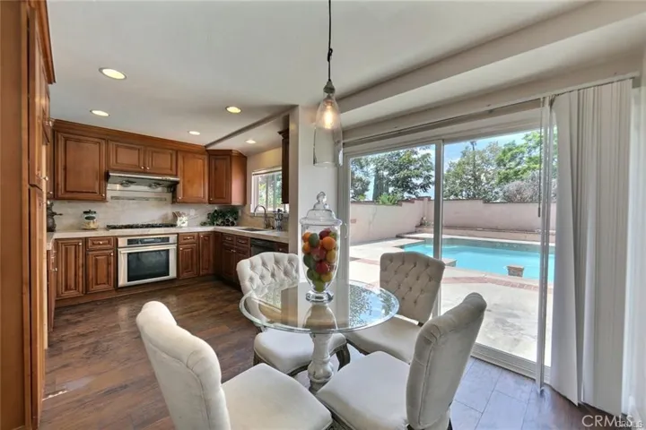 Virtual staged dining area